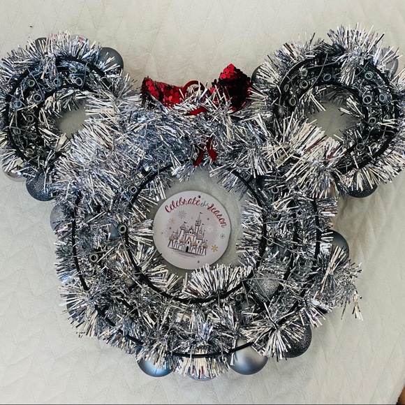 ❤️ Disney Holiday Wreath Minnie Mouse Icon Silver - Picture 6 of 6